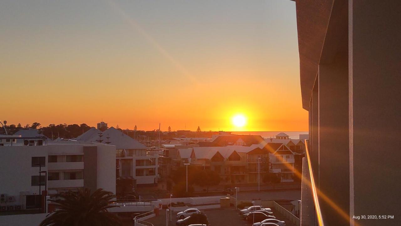 A 406 Fantastic Ocean Beach And Marina View Apt - Mandurah Esterno foto