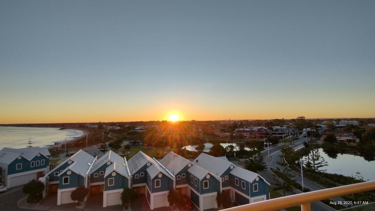 A 406 Fantastic Ocean Beach And Marina View Apt - Mandurah Esterno foto