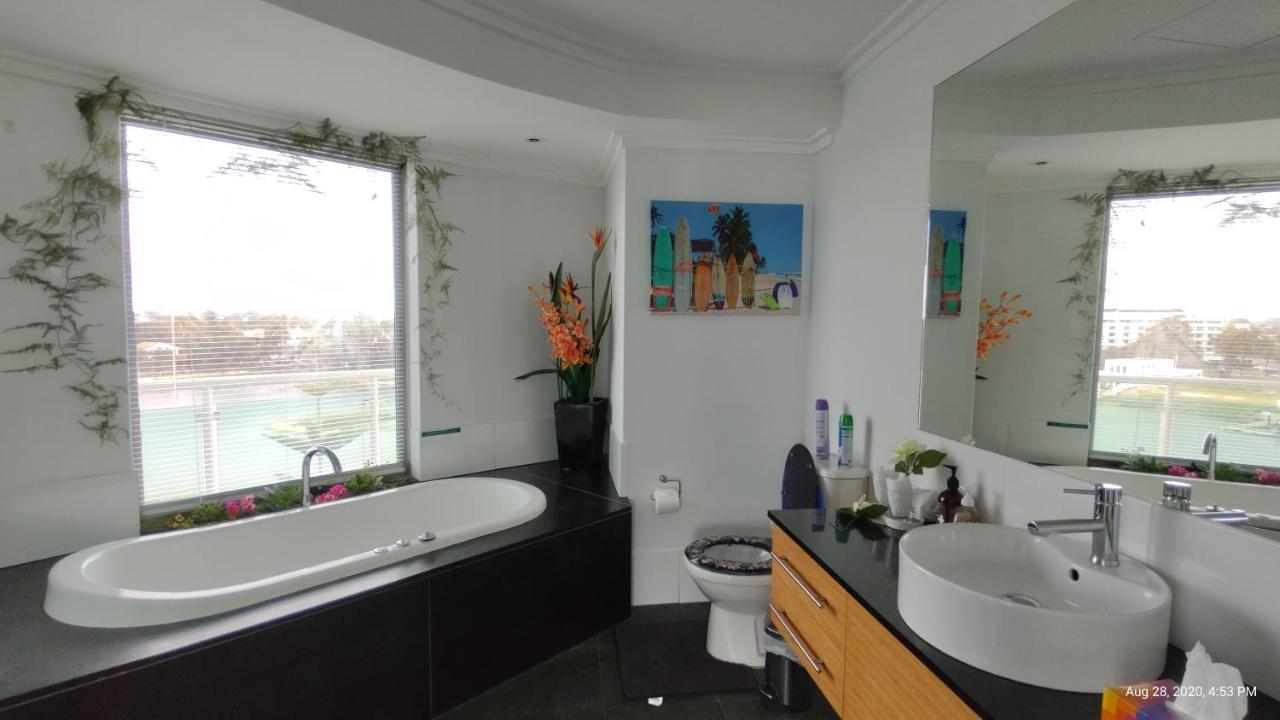 A 406 Fantastic Ocean Beach And Marina View Apt - Mandurah Esterno foto
